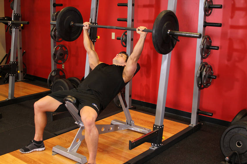 Incline Bench Press - Medium Grip (Barbell)
