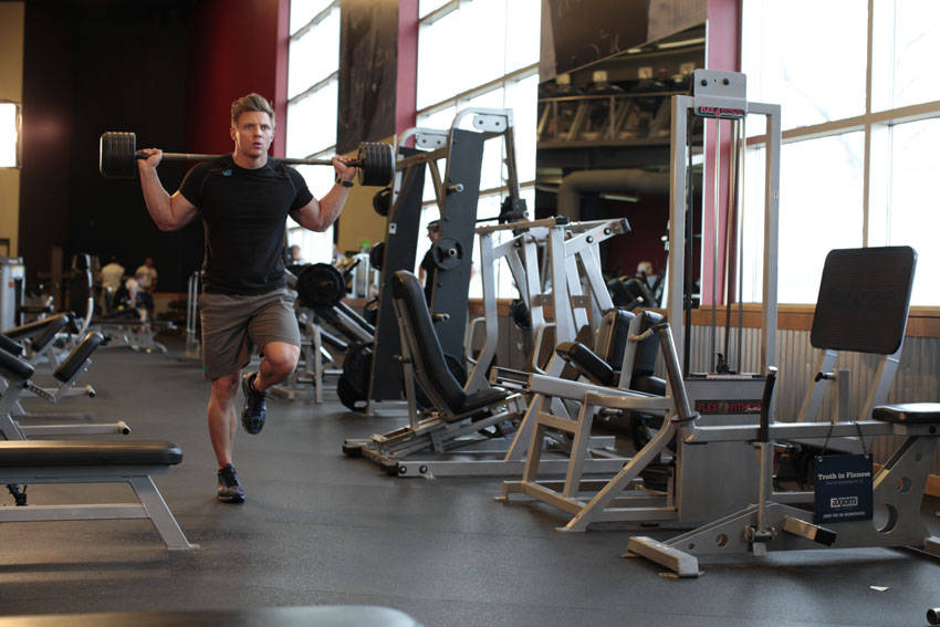 Walking Lunge (Barbell)
