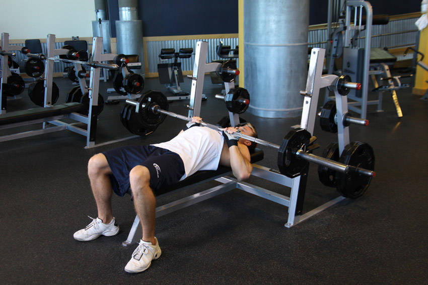 Close-Grip Bench Press (Barbell)