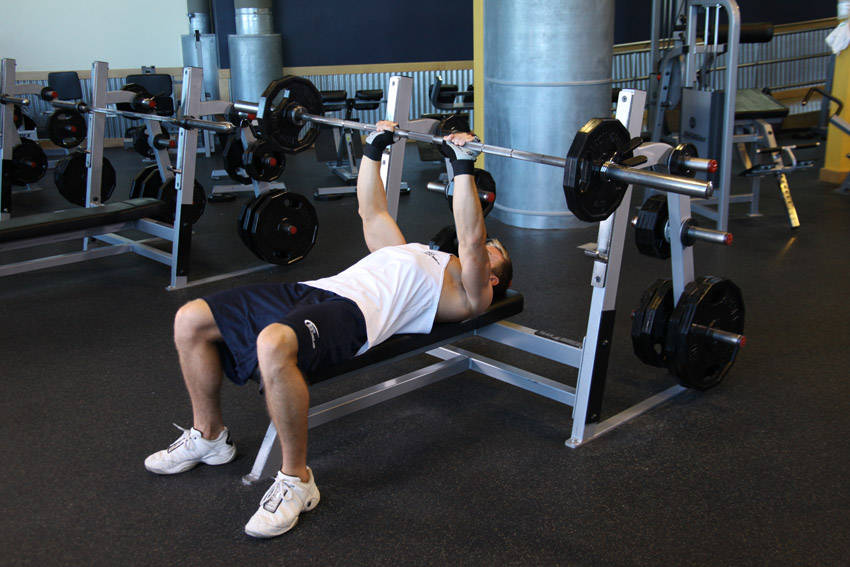 Close-Grip Bench Press (Barbell)
