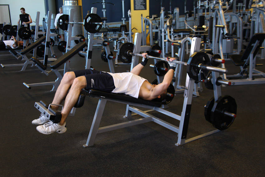 Decline Bench Press (Barbell)