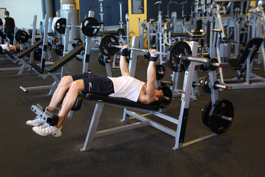 Decline Bench Press (Barbell)