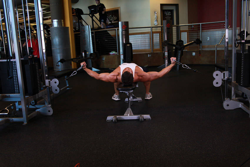 Flat Bench Cable Flyes