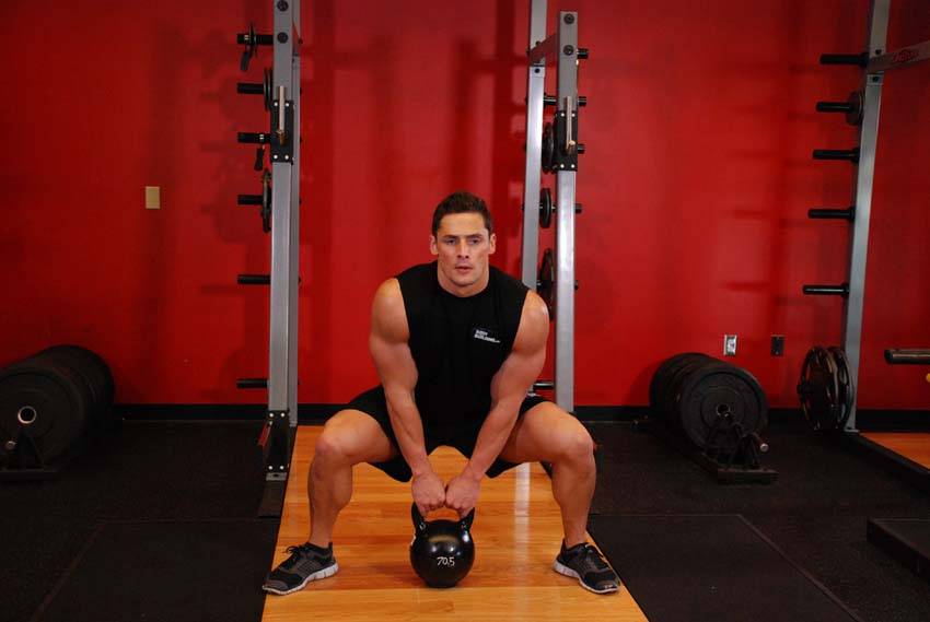 Sumo High Pull (Kettlebell)