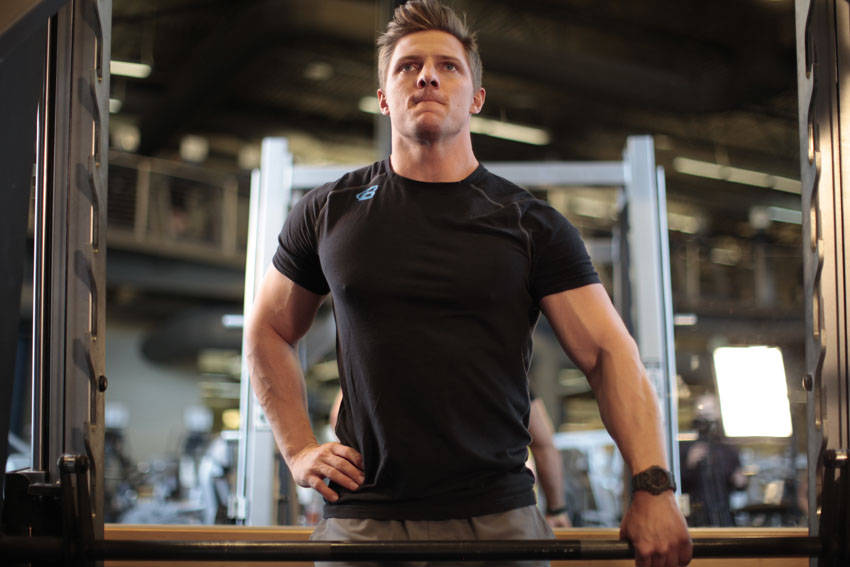 One-Arm Upright Row (Smith Machine)