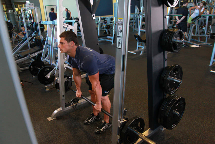 Stiff-Legged Deadlift (Smith Machine)
